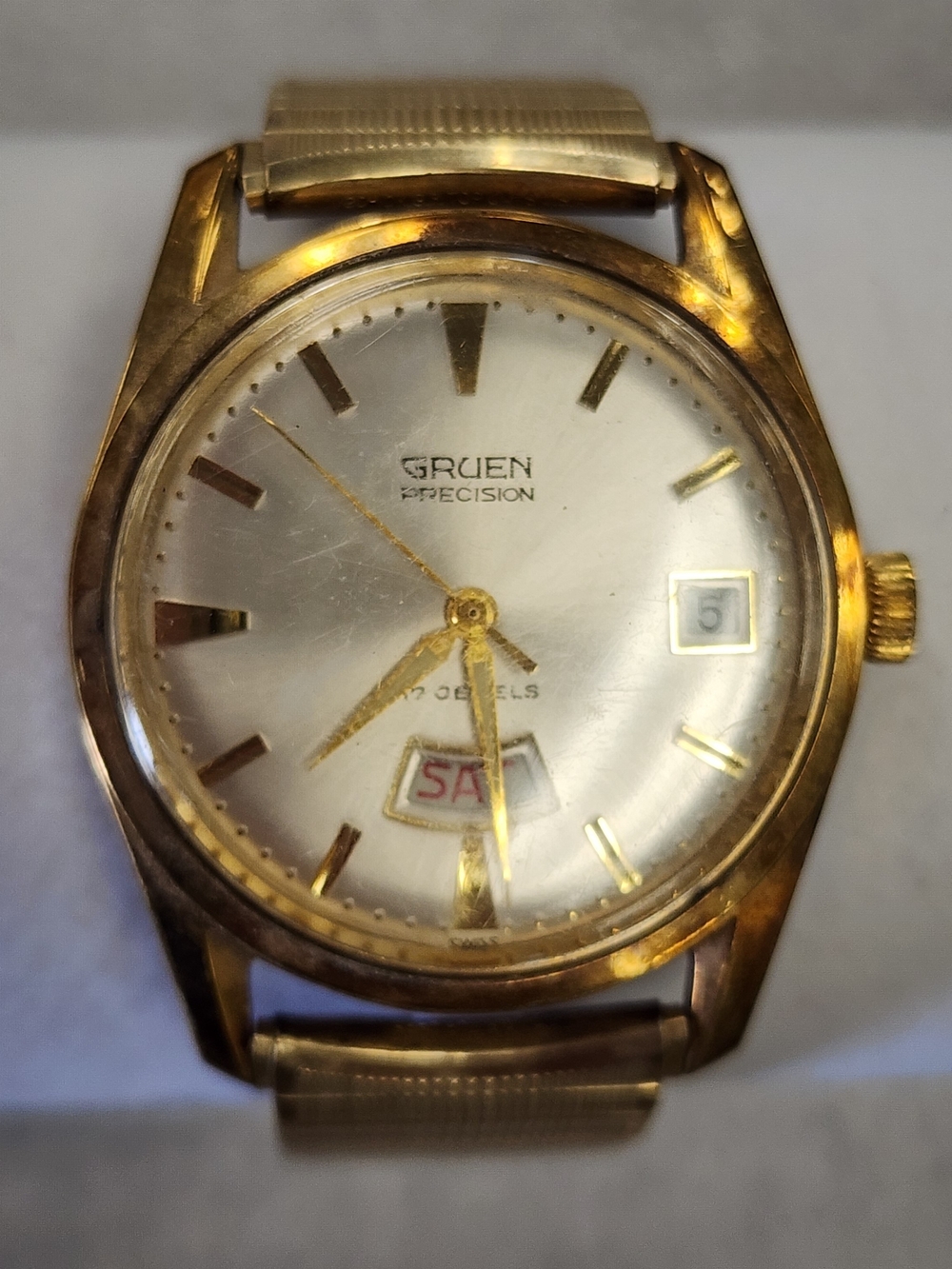 Vintage Gruen Precision Watch Swiss 17 Jewels Mechanical Gold Tone Day Date